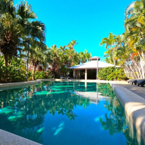Отель Trinity Beach Club Holiday Apartments  Тринити Бич